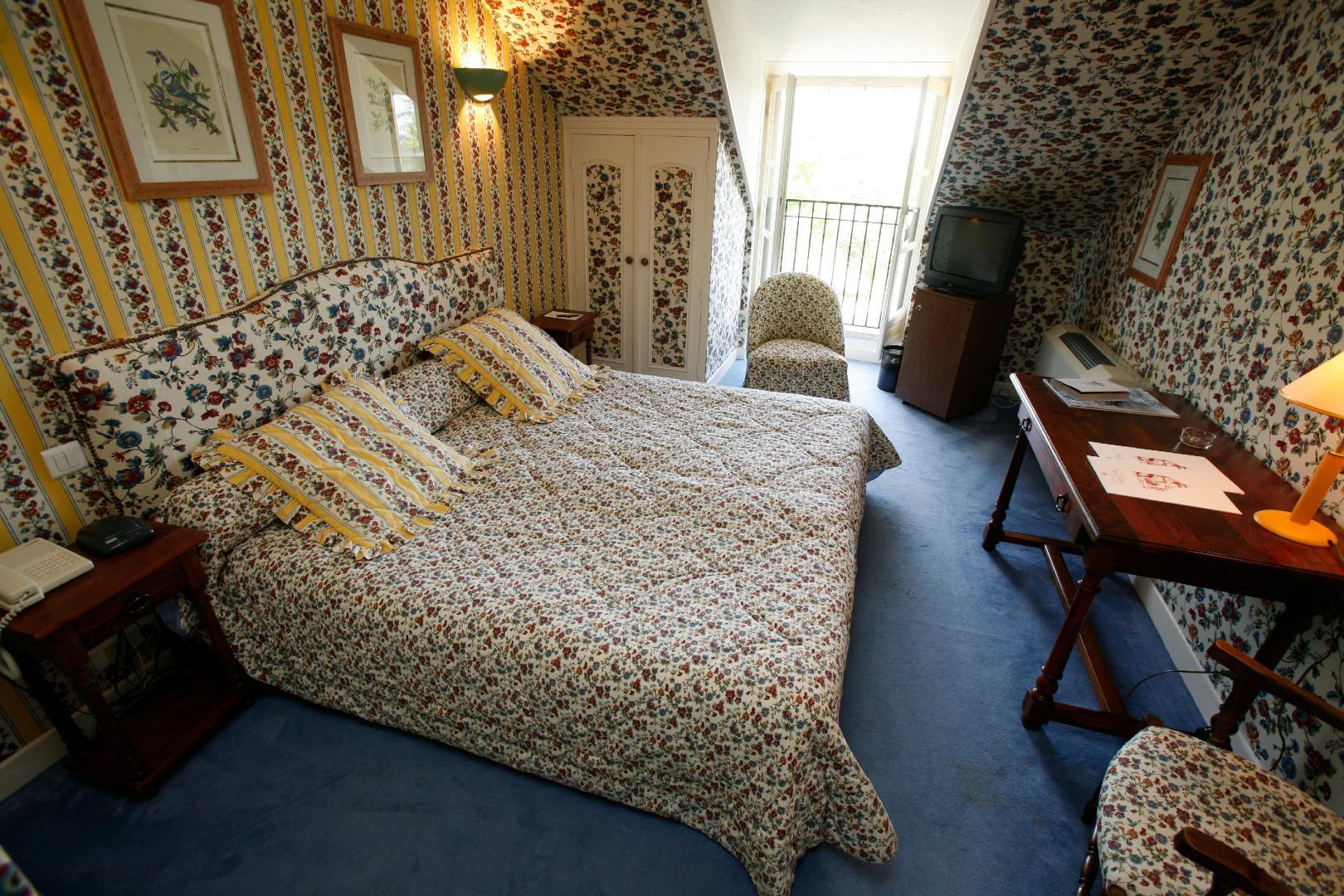 Hotel Chateau De Castel Novel - Les Collectionneurs Varetz Екстериор снимка