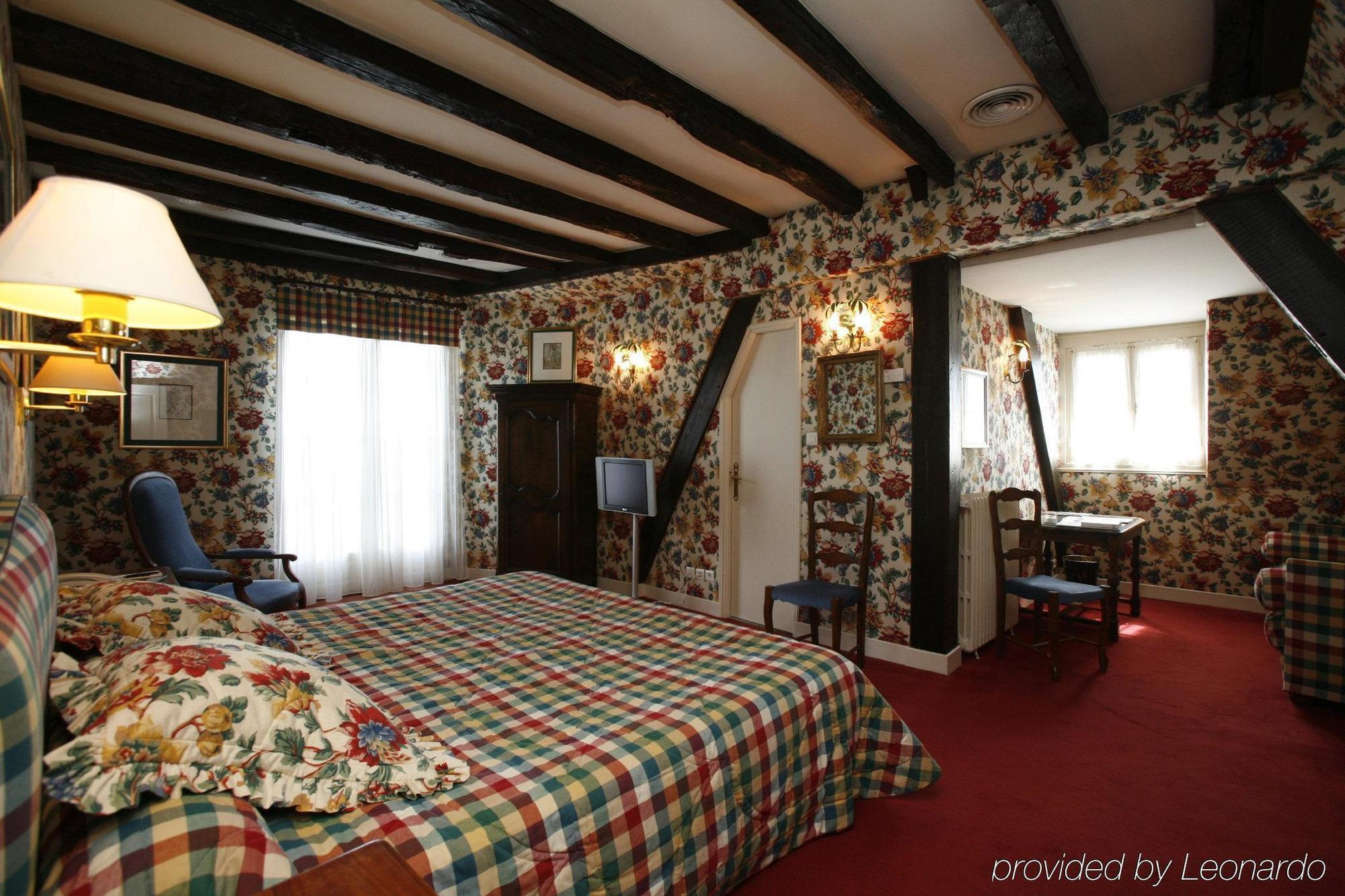 Hotel Chateau De Castel Novel - Les Collectionneurs Varetz Екстериор снимка