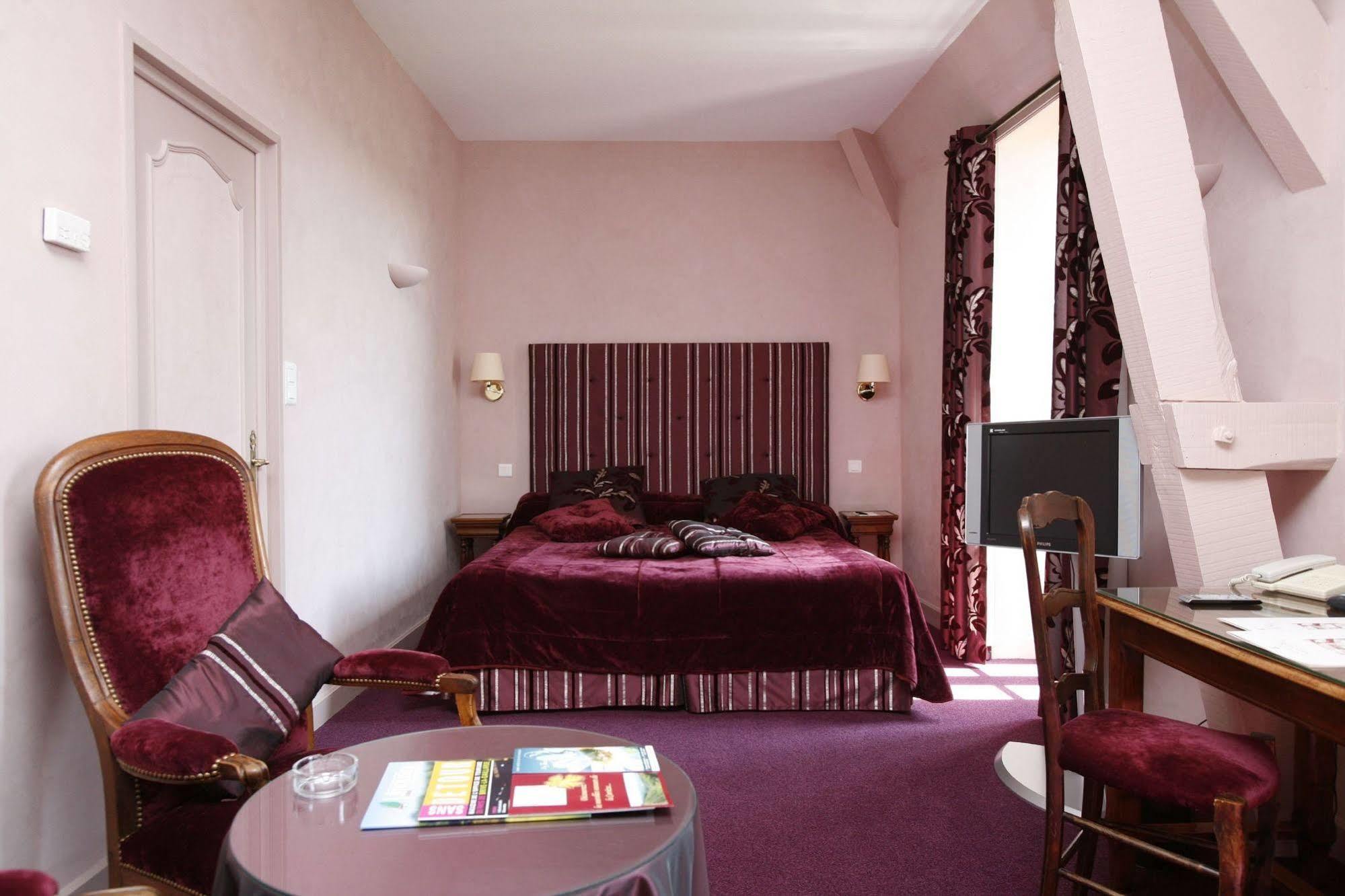 Hotel Chateau De Castel Novel - Les Collectionneurs Varetz Екстериор снимка