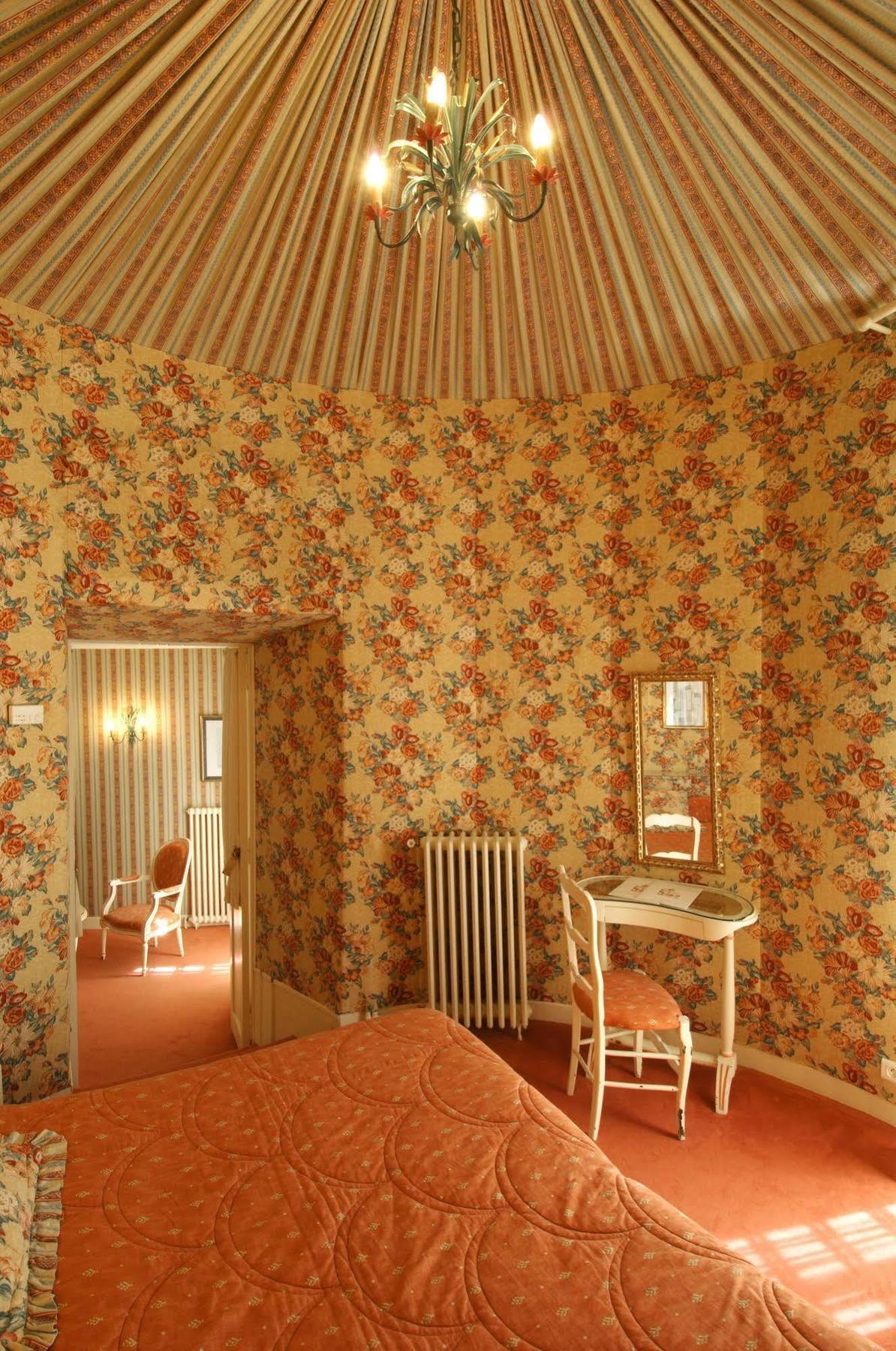 Hotel Chateau De Castel Novel - Les Collectionneurs Varetz Екстериор снимка