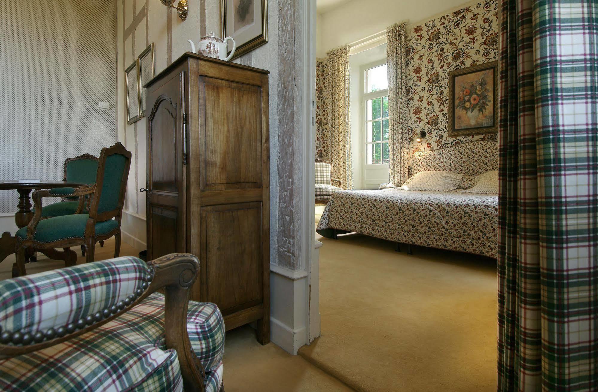 Hotel Chateau De Castel Novel - Les Collectionneurs Varetz Екстериор снимка