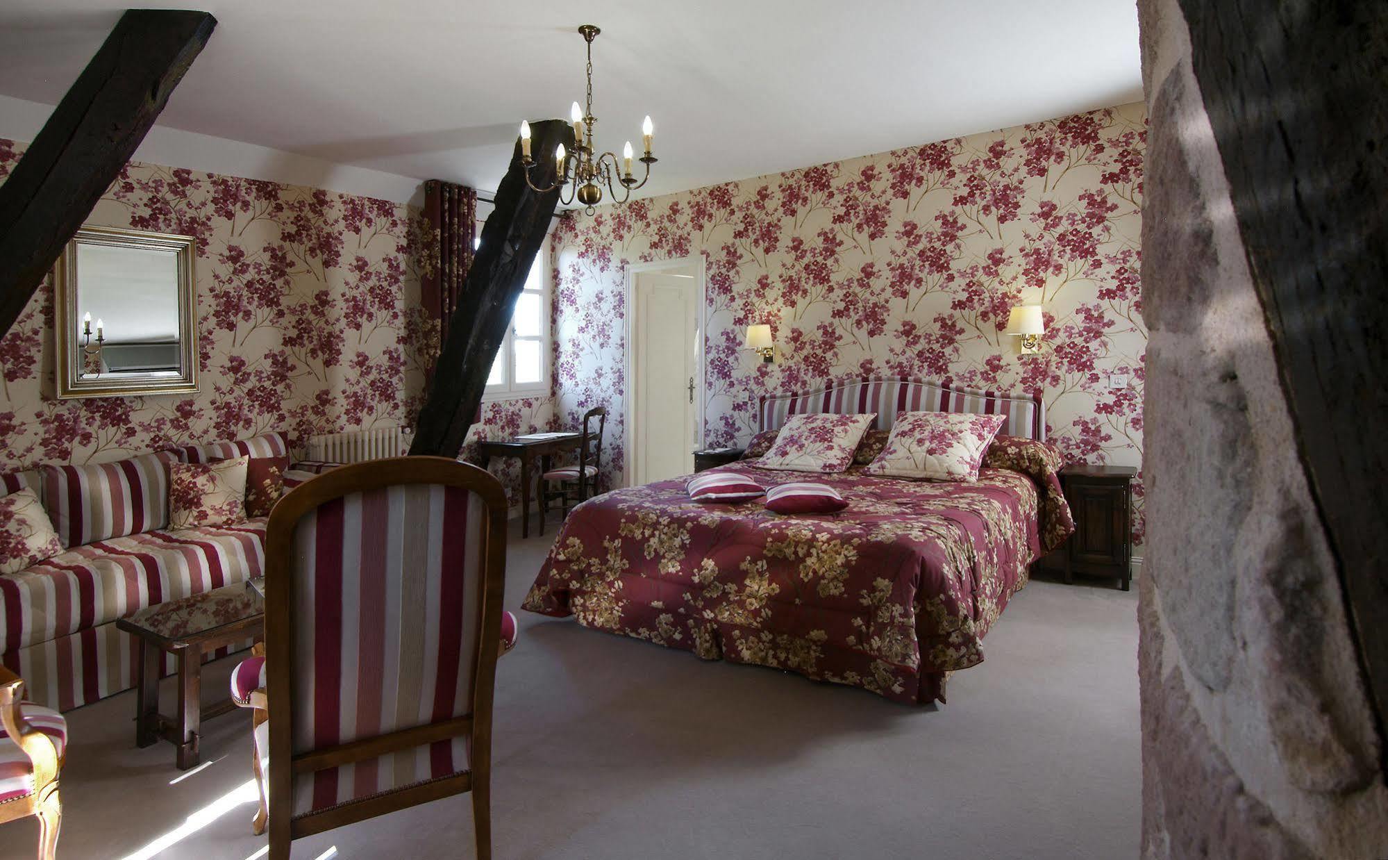 Hotel Chateau De Castel Novel - Les Collectionneurs Varetz Екстериор снимка